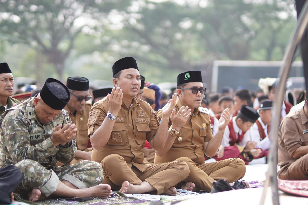 Pemda Luwu Utara Gelar Salat Istisqa, Bupati Ajak Masyarakat Berdoa Memohon Hujan